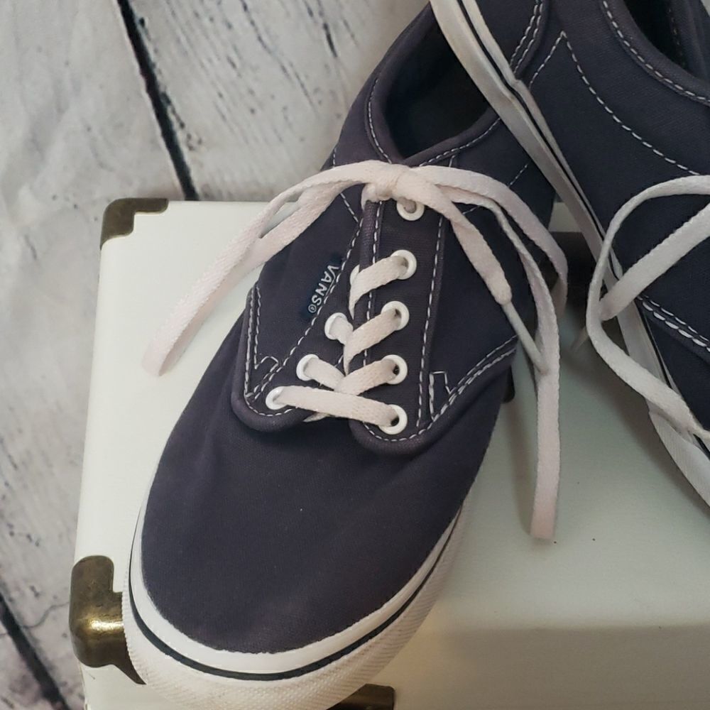Vans   - Picture 2 of 8
